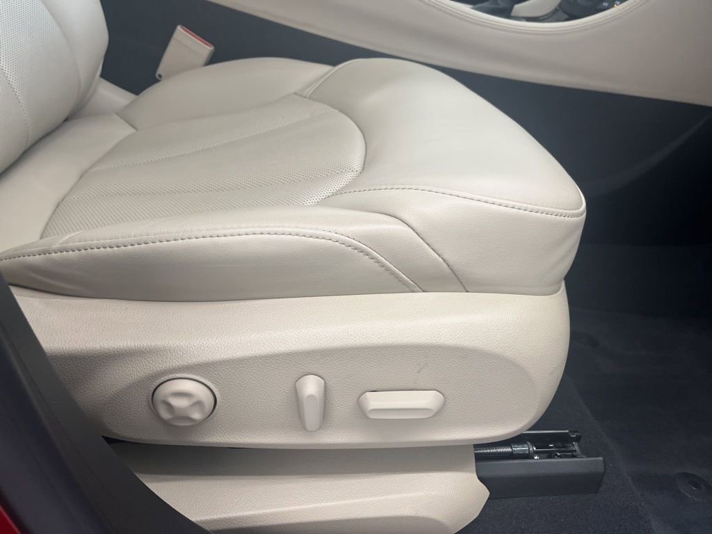 Used 2020 Buick Envision Premium AWD/4WD image 41