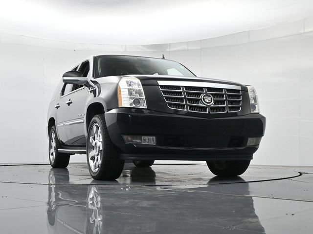 Used 2011 Cadillac Escalade Luxury AWD/4WD image 40