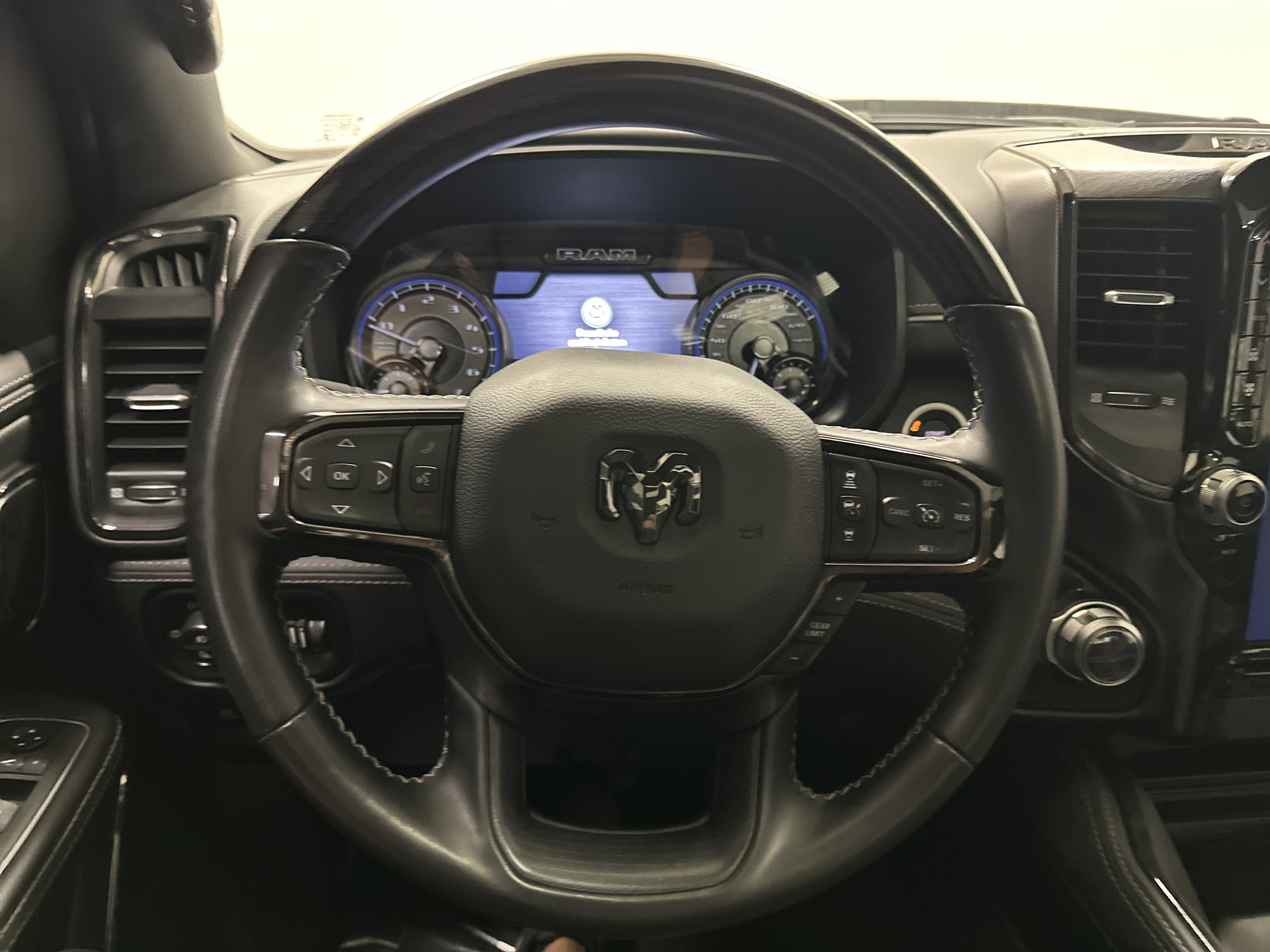 Used 2022 RAM 1500 Limited AWD/4WD image 18