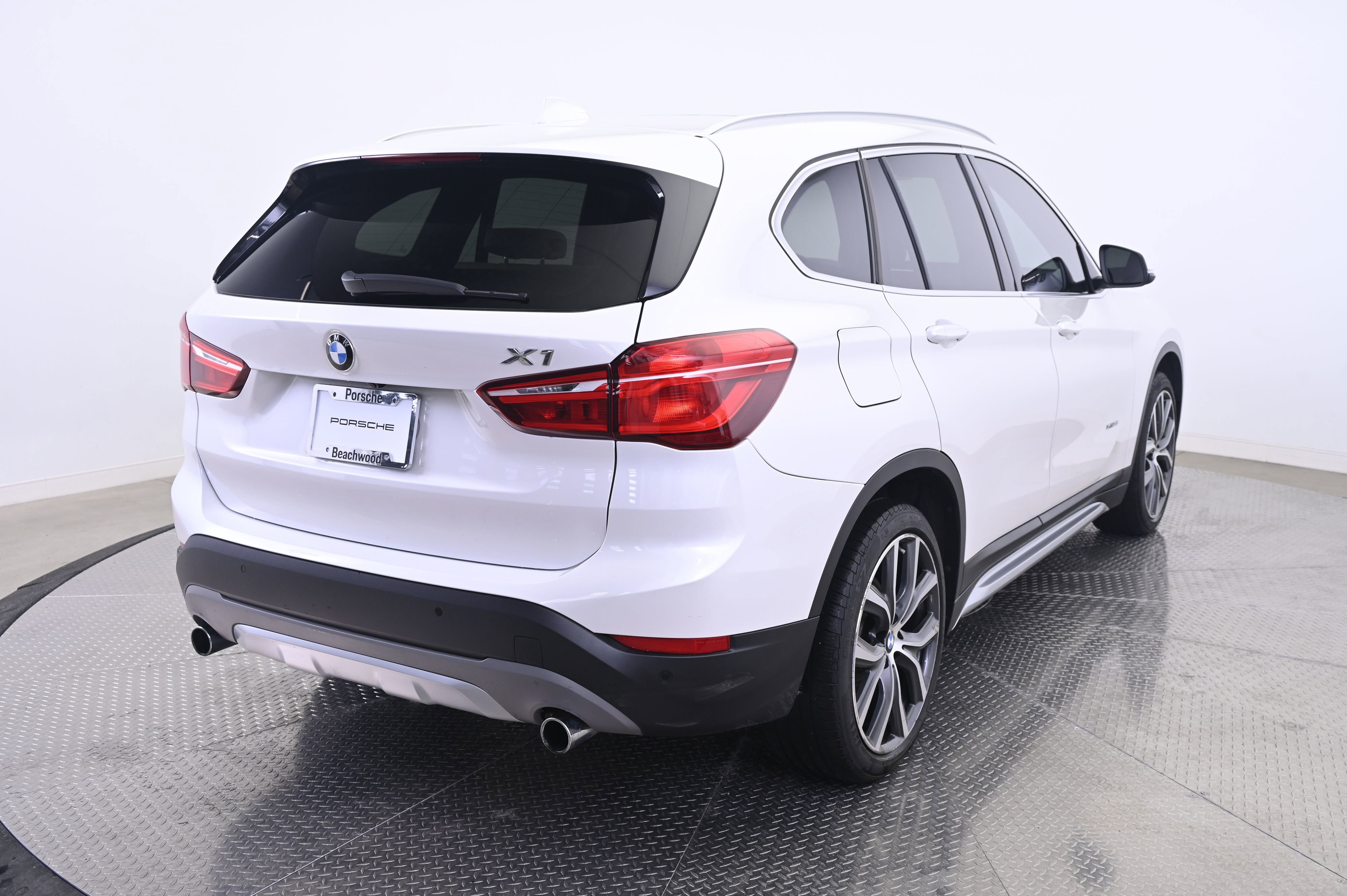 Used 2017 BMW X1 xDrive28i image 7