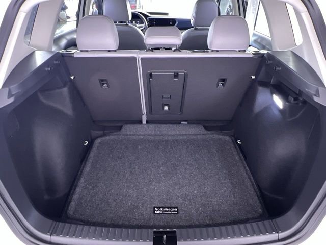 Used 2024 Volkswagen Taos SE image 24