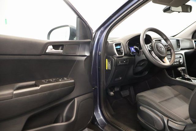 Used 2022 Kia Sportage LX image 9