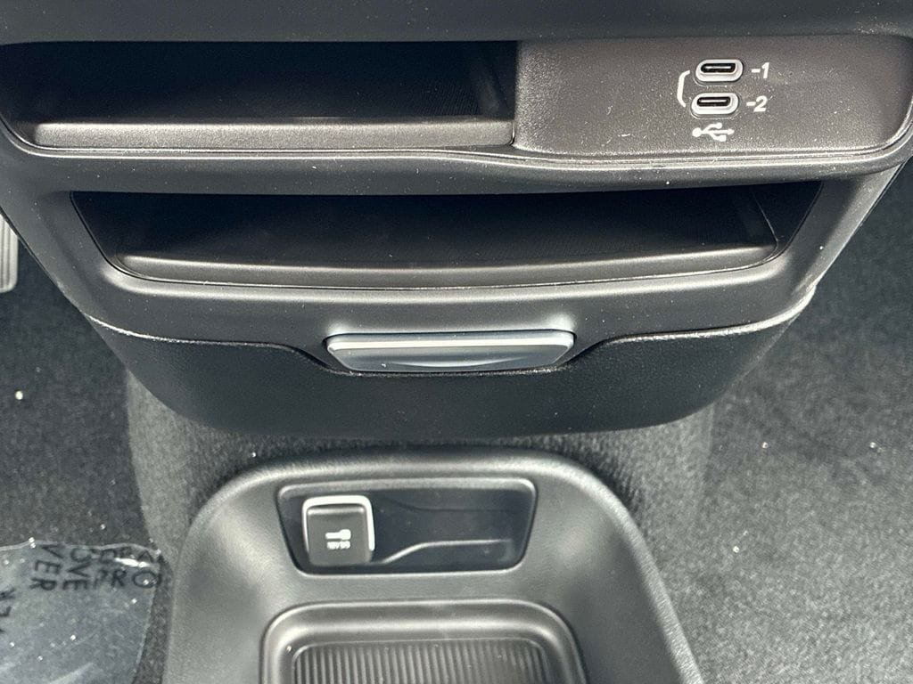 New 2026 Chrysler Pacifica Select AWD/4WD image 14