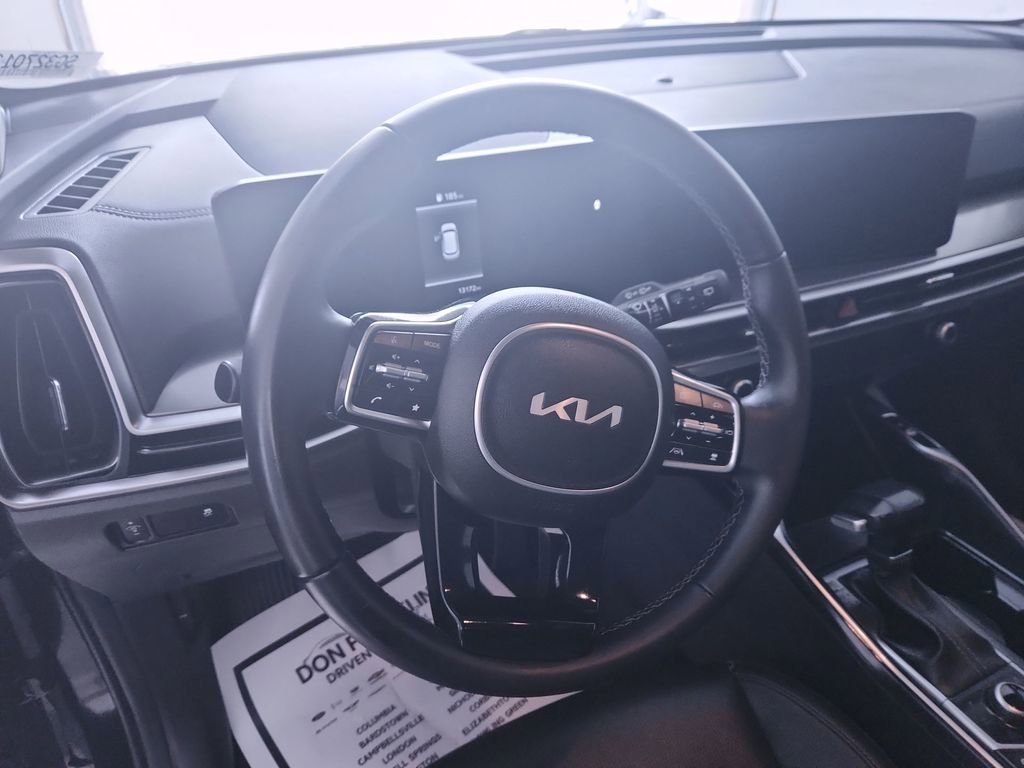 Used 2025 Kia Sorento S image 14