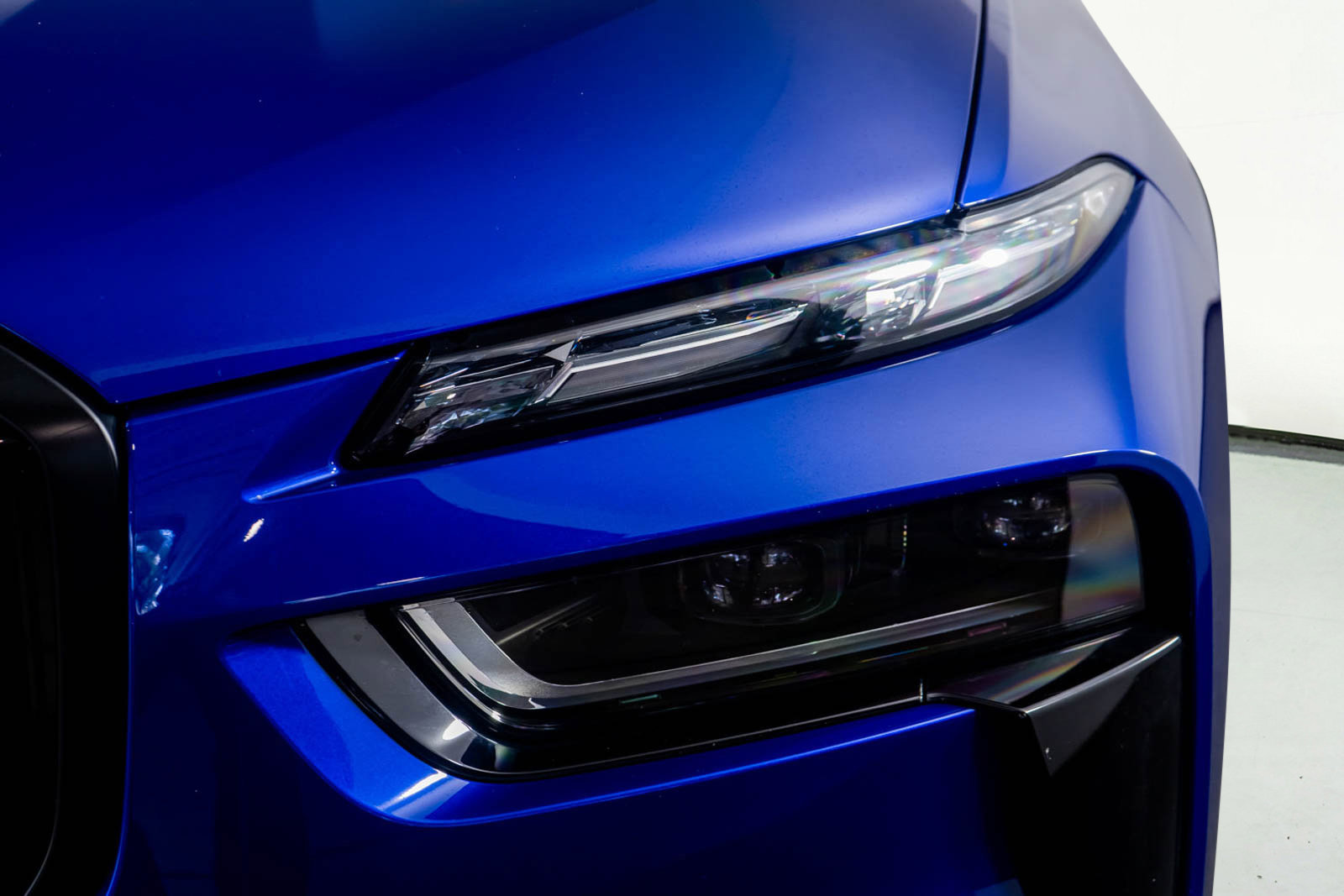 Used 2024 BMW X7 M60i w/ Premium Package image 28