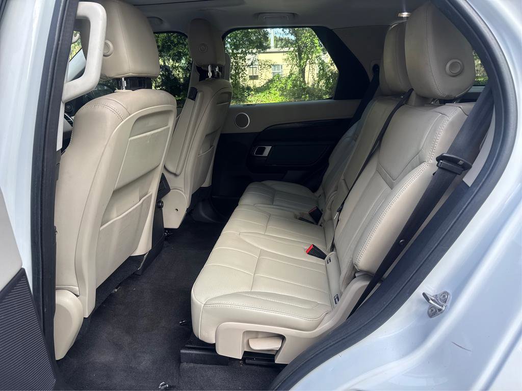 Used 2018 Land Rover Discovery SE AWD/4WD image 10