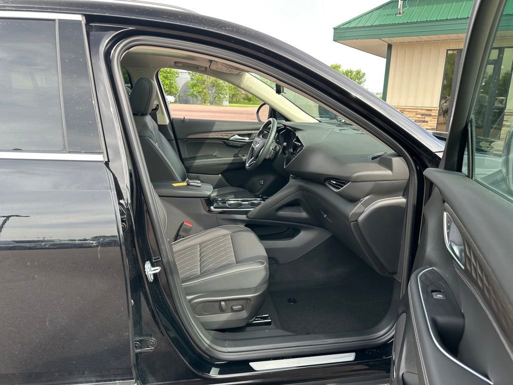 Used 2023 Buick Envision Avenir AWD/4WD image 28