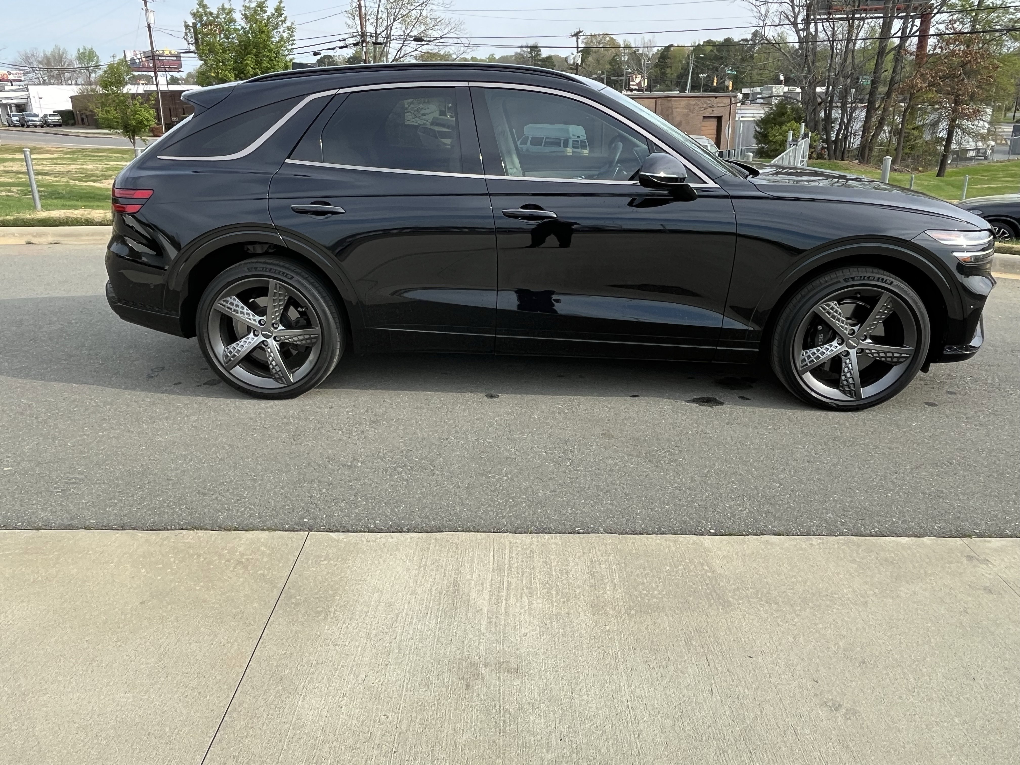 Used 2023 Genesis GV70 3.5T Sport w/ Sport Prestige Package image 9