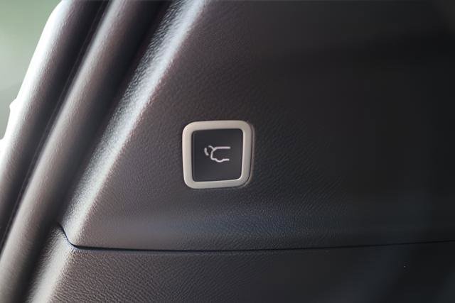 New 2027 Chrysler Pacifica Select FWD image 12