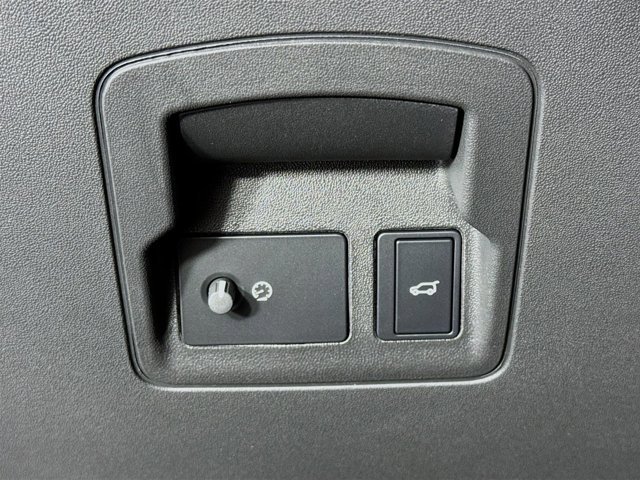 Used 2026 Land Rover Range Rover Velar Dynamic SE image 10