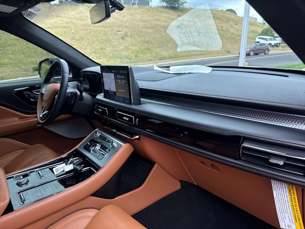 Certified 2023 Lincoln Aviator Black Label w/ Dynamic Handling Package AWD/4WD image 34
