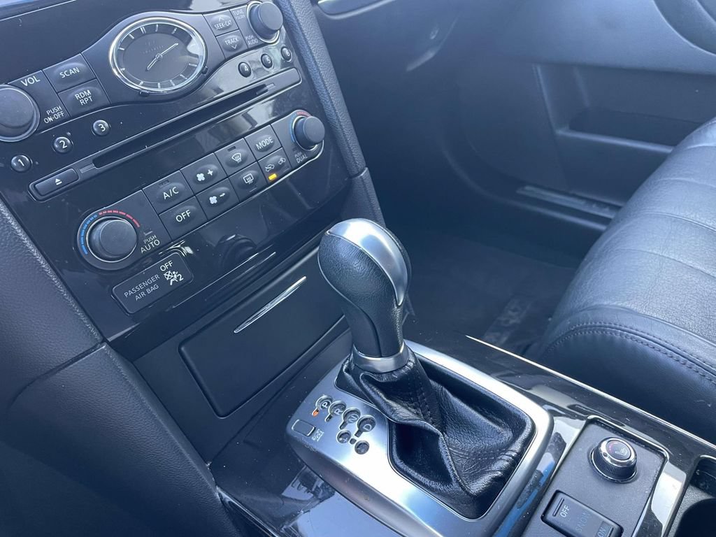 Used 2017 INFINITI QX70 AWD w/ Premium Package image 31
