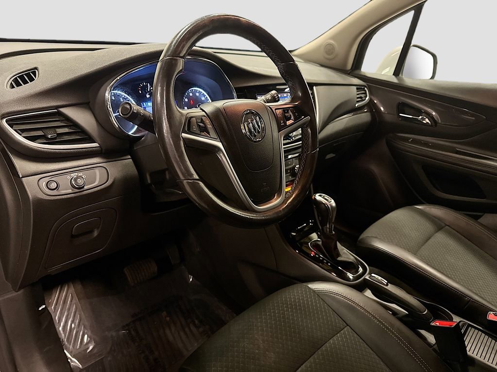 Used 2022 Buick Encore Preferred w/ Safety Package image 9