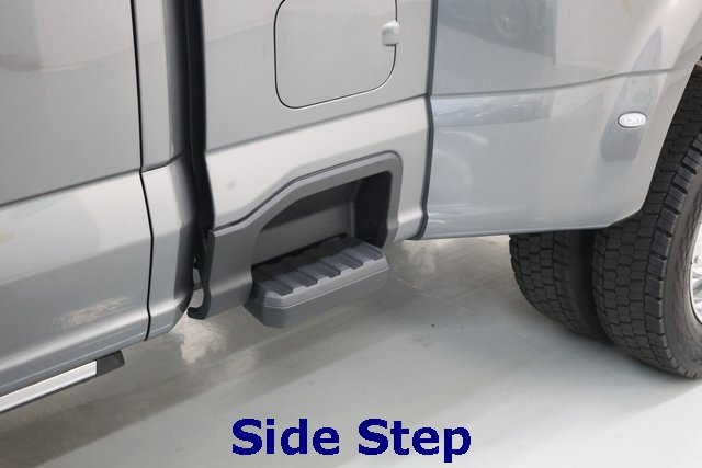 Used 2025 Ford F450 Platinum w/ FX4 Off-Road Package image 49