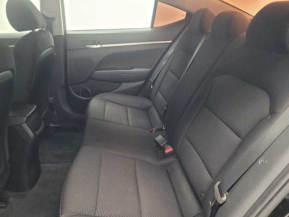 Used 2019 Hyundai Elantra SE w/ Cargo Package FWD image 18