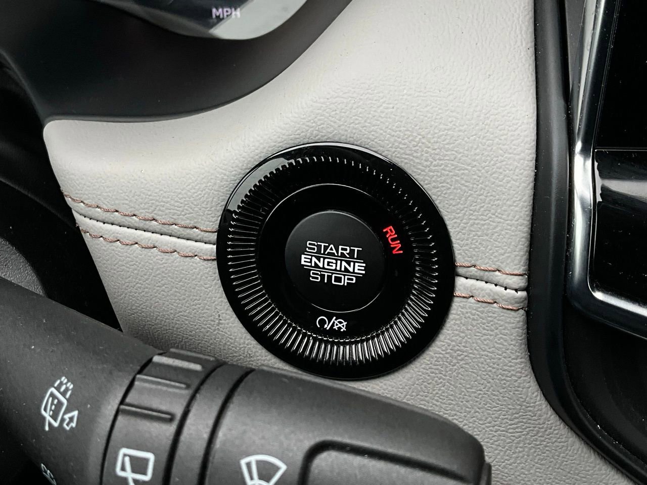 Used 2025 Jeep Compass Limited image 30