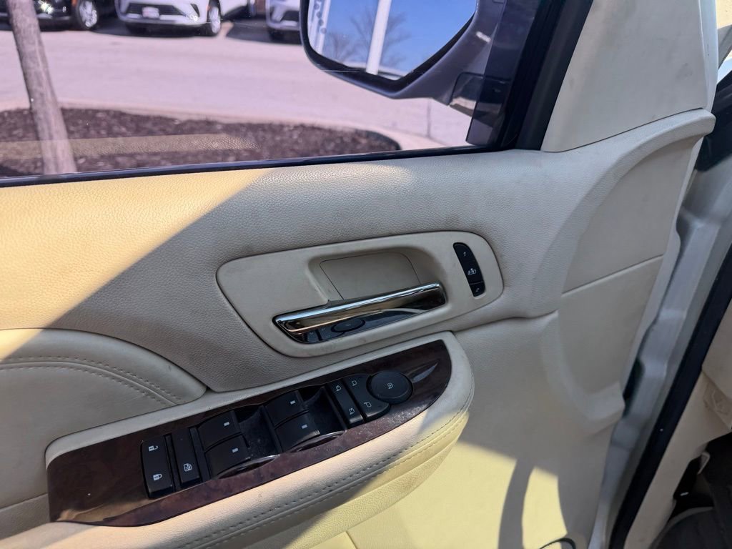 Used 2007 Cadillac Escalade AWD w/ Information Package image 7
