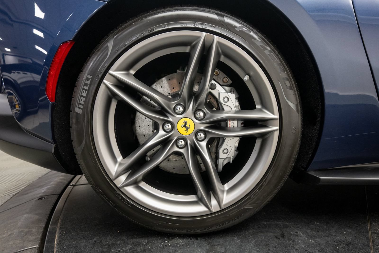Used 2021 Ferrari 812 GTS RWD image 37