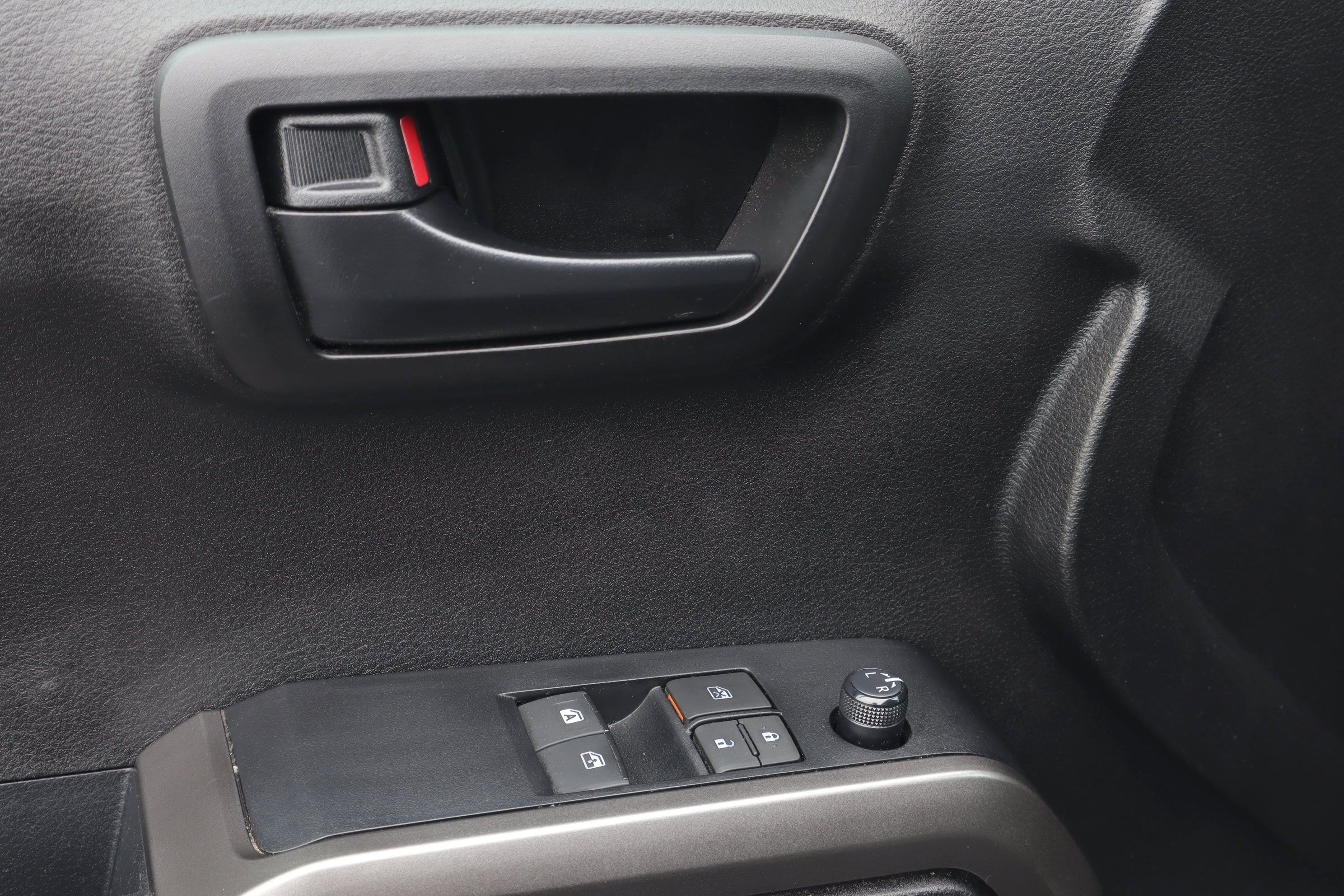 Used 2022 Toyota Tacoma SR5 RWD image 21