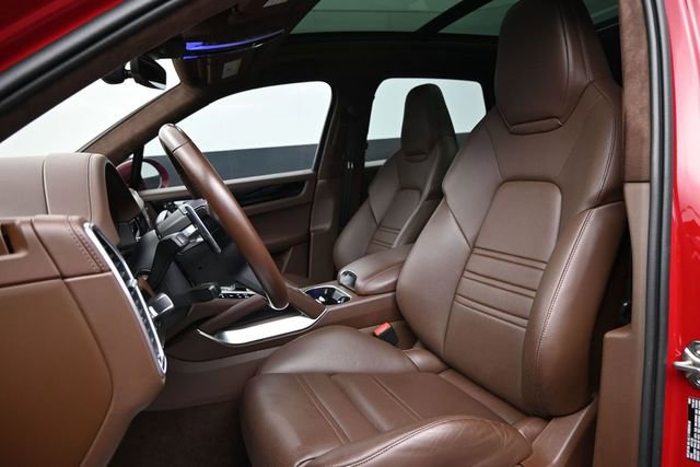 Used 2023 Porsche Cayenne Turbo w/ Premium Package Plus AWD/4WD image 10