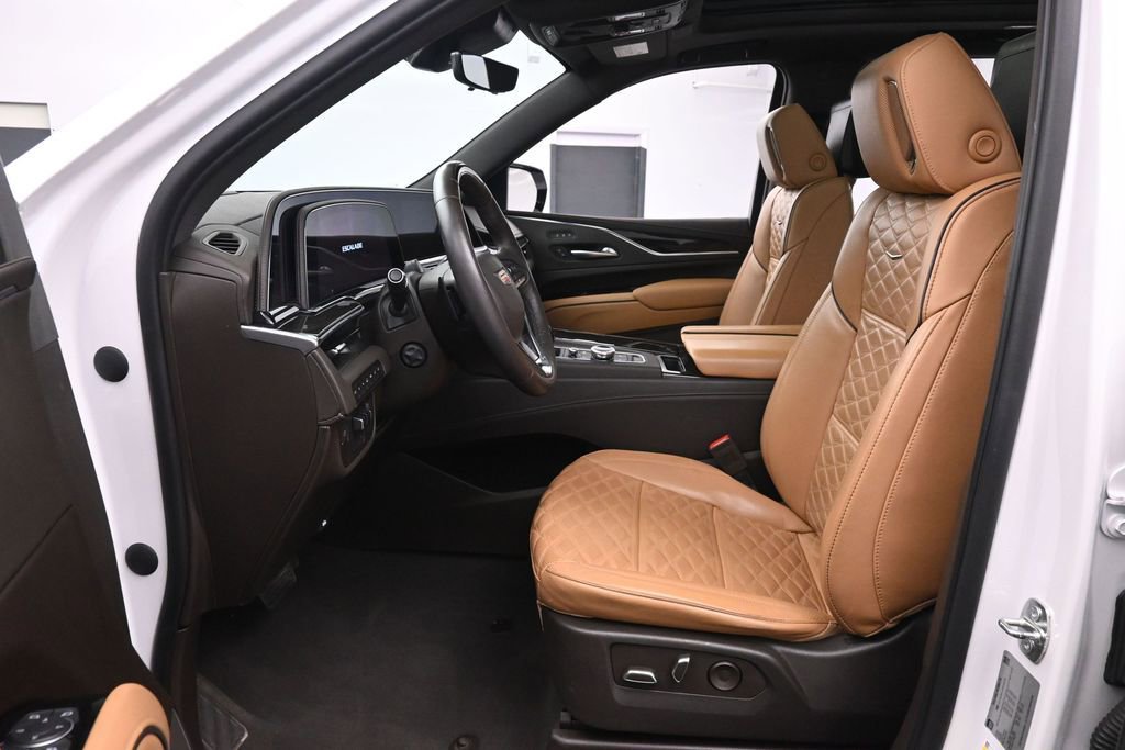 Used 2023 Cadillac Escalade ESV Sport w/ Touring Package AWD/4WD image 15