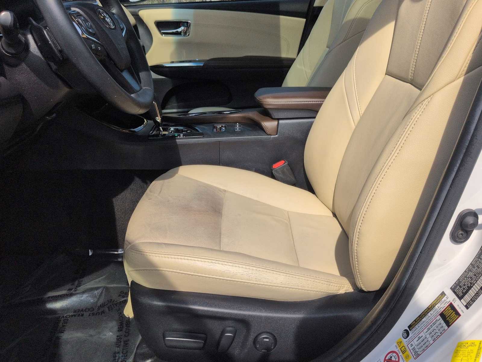 Used 2016 Toyota Avalon Touring image 17