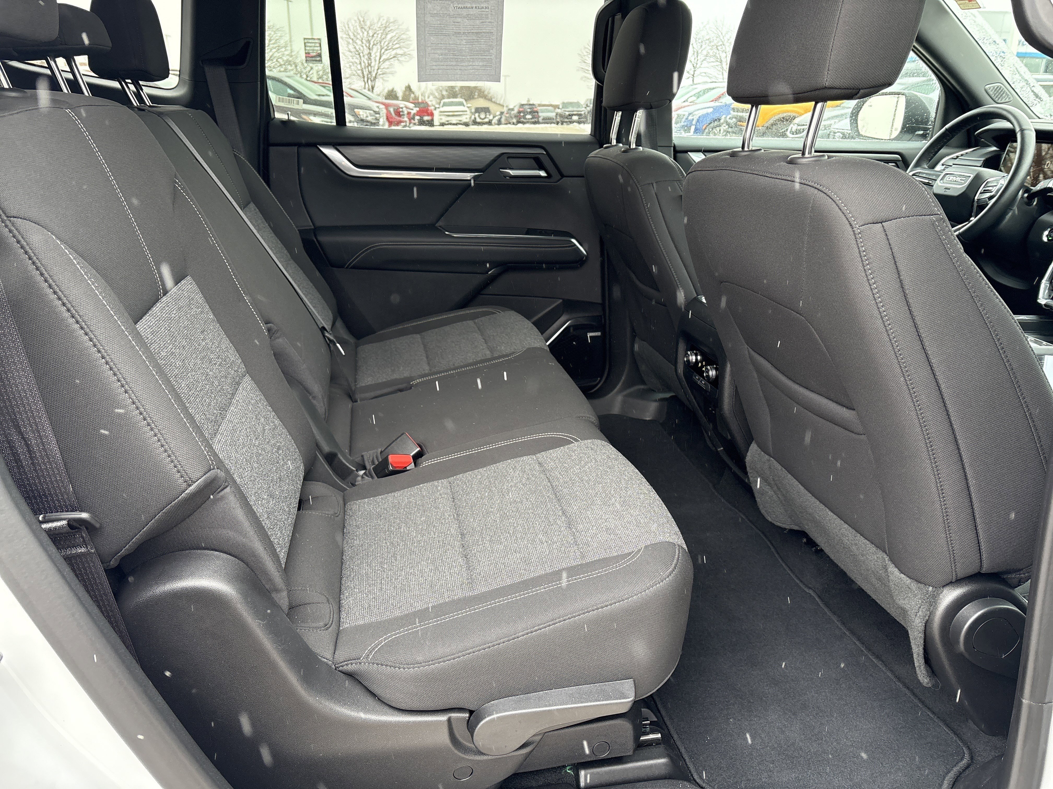 Used 2025 GMC Acadia Elevation image 21