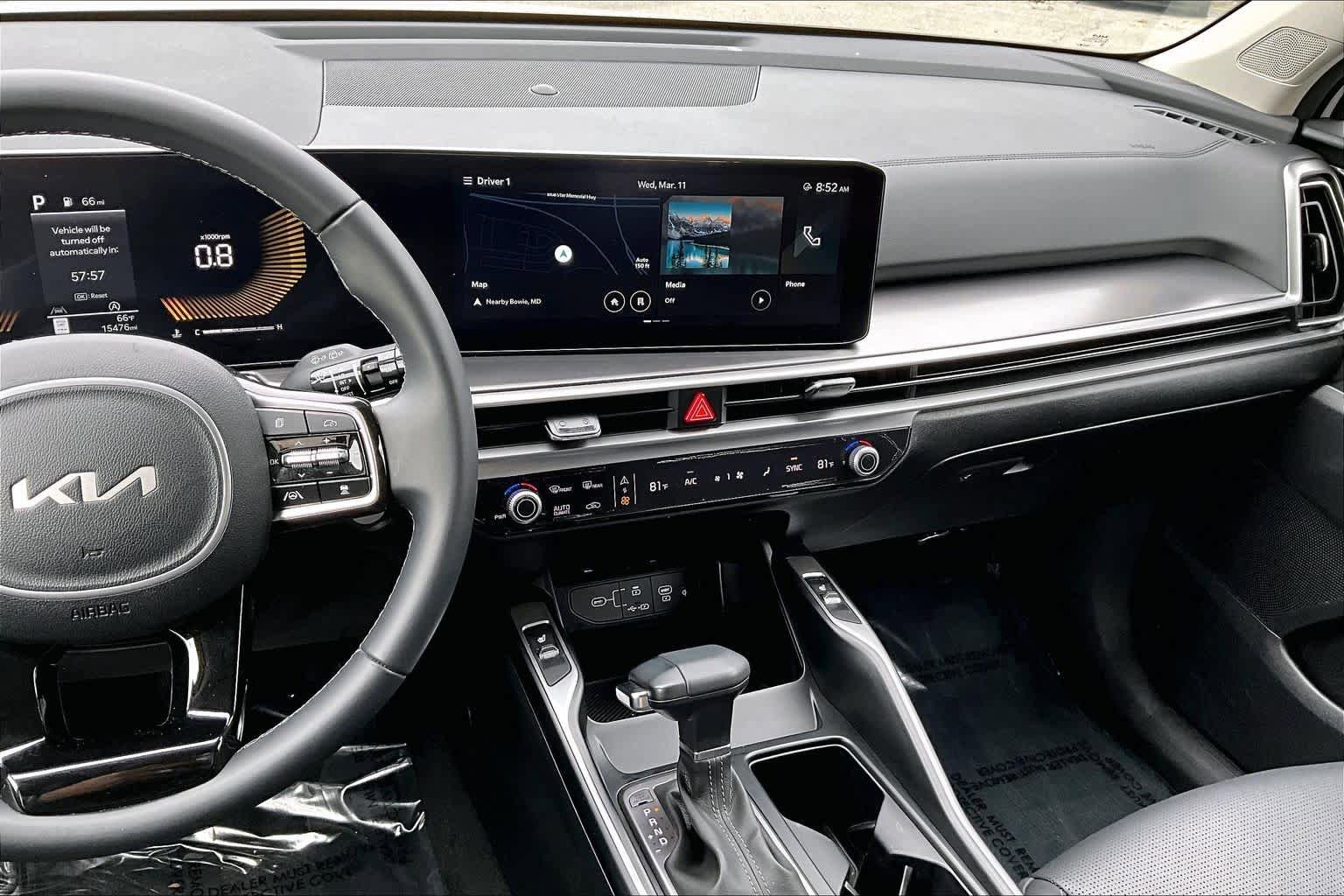 Used 2024 Kia Sorento EX w/ Panoramic Sunroof Package image 6