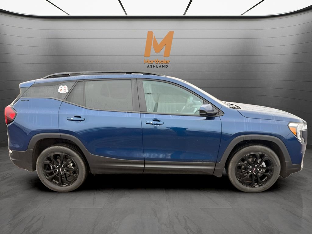 Used 2022 GMC Terrain SLE w/ Driver Convenience Package image 6