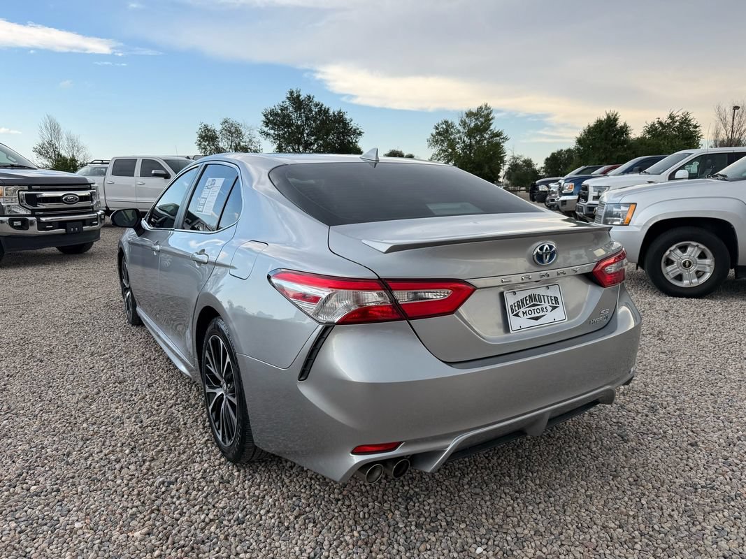 Used 2020 Toyota Camry SE FWD image 8
