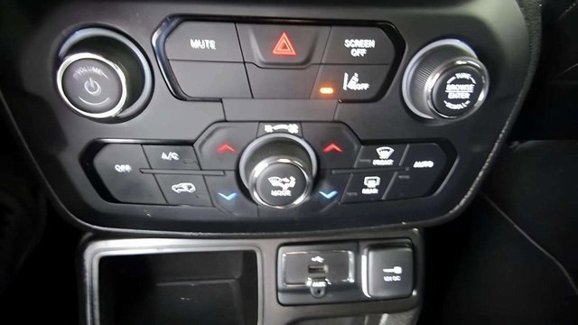 Used 2021 Jeep Renegade Latitude image 10