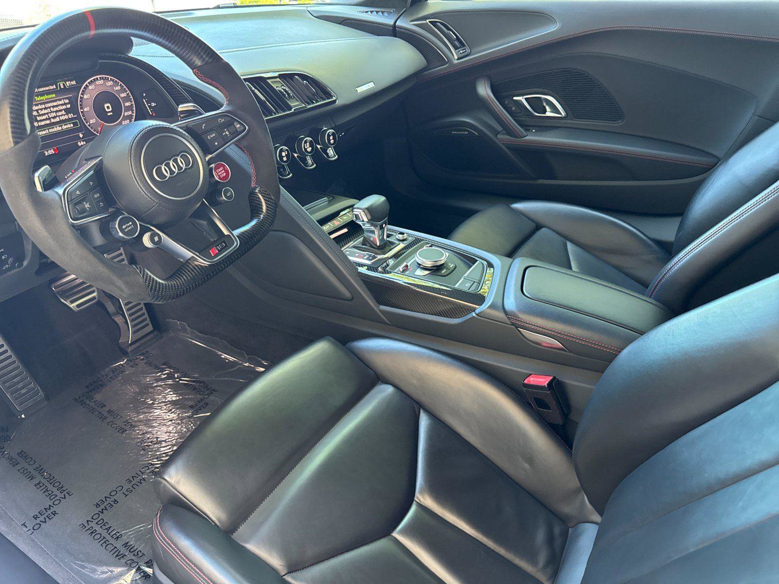 Used 2022 Audi R8 V10 w/ Premium Package RWD image 9