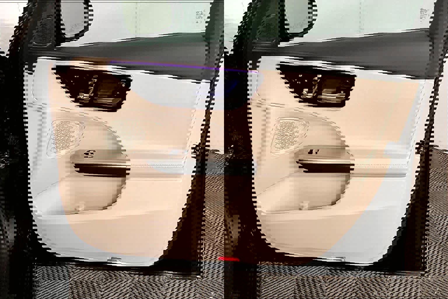 Used 2025 Mercedes-Benz C 300 4MATIC Sedan image 23