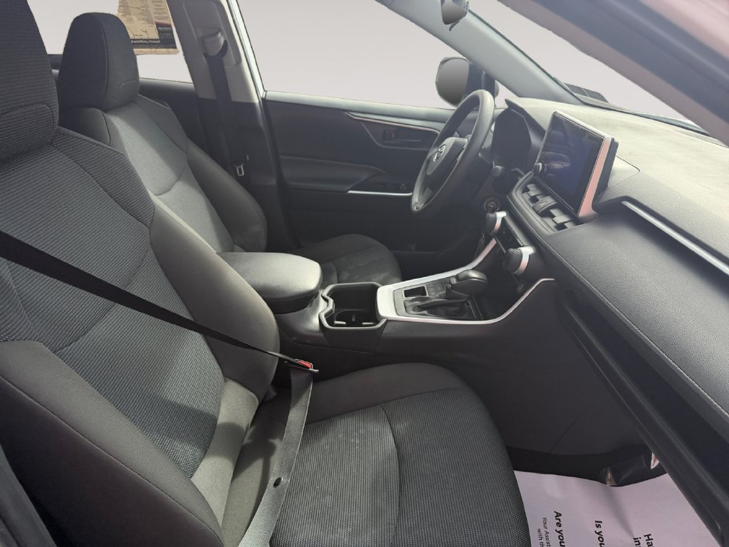 Used 2025 Toyota RAV4 LE AWD/4WD image 15