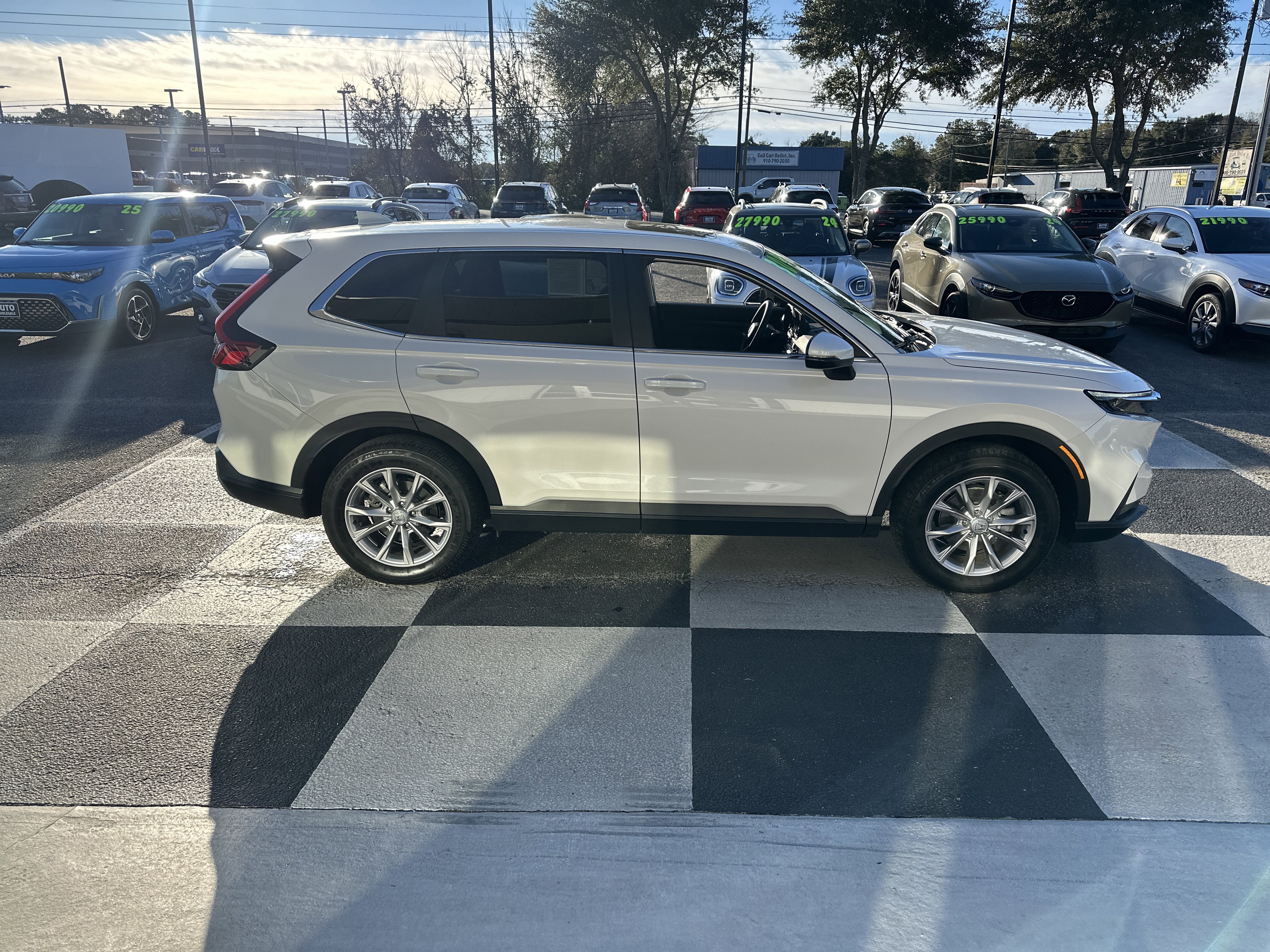 Used 2024 Honda CR-V EX image 3