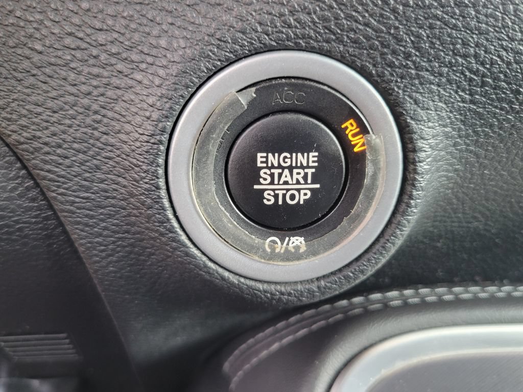 Used 2019 Dodge Challenger SXT RWD image 24