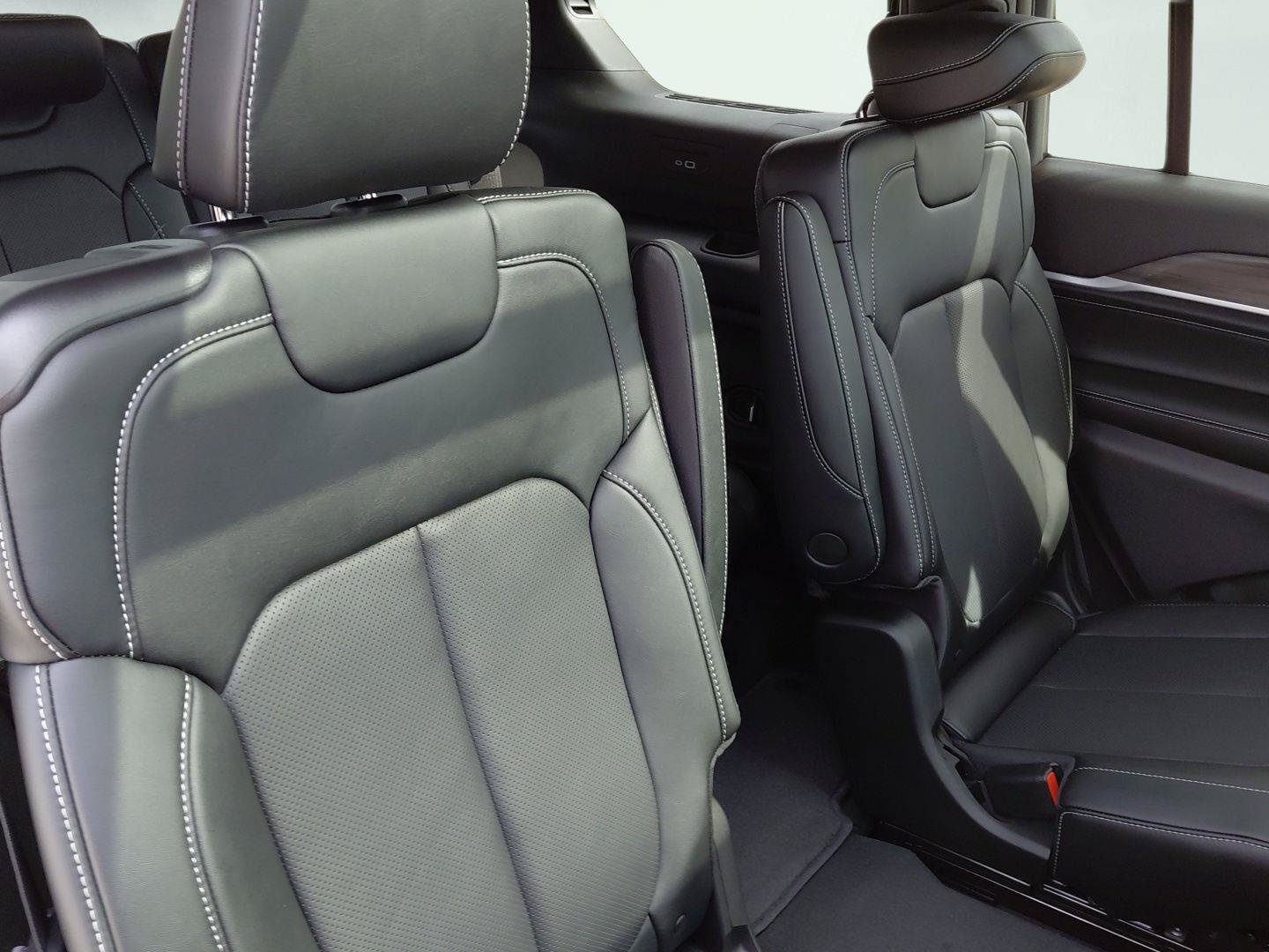 New 2026 Jeep Grand Cherokee L Limited AWD/4WD image 15
