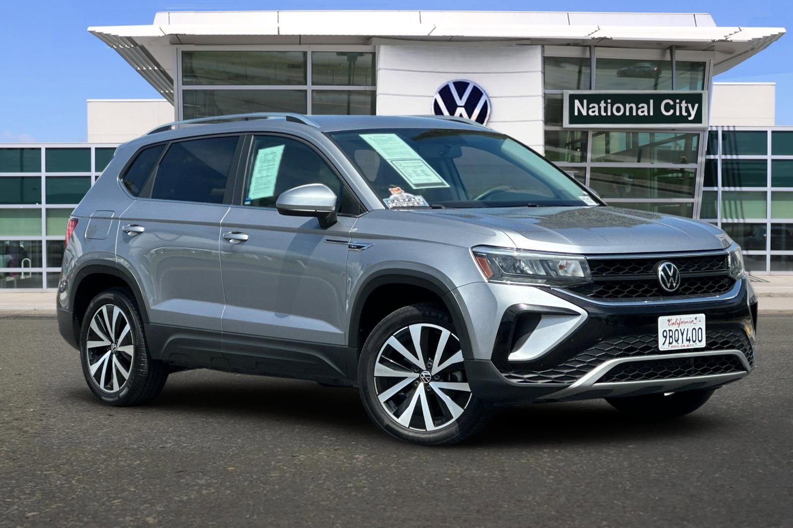Used 2022 Volkswagen Taos SE AWD/4WD image 2