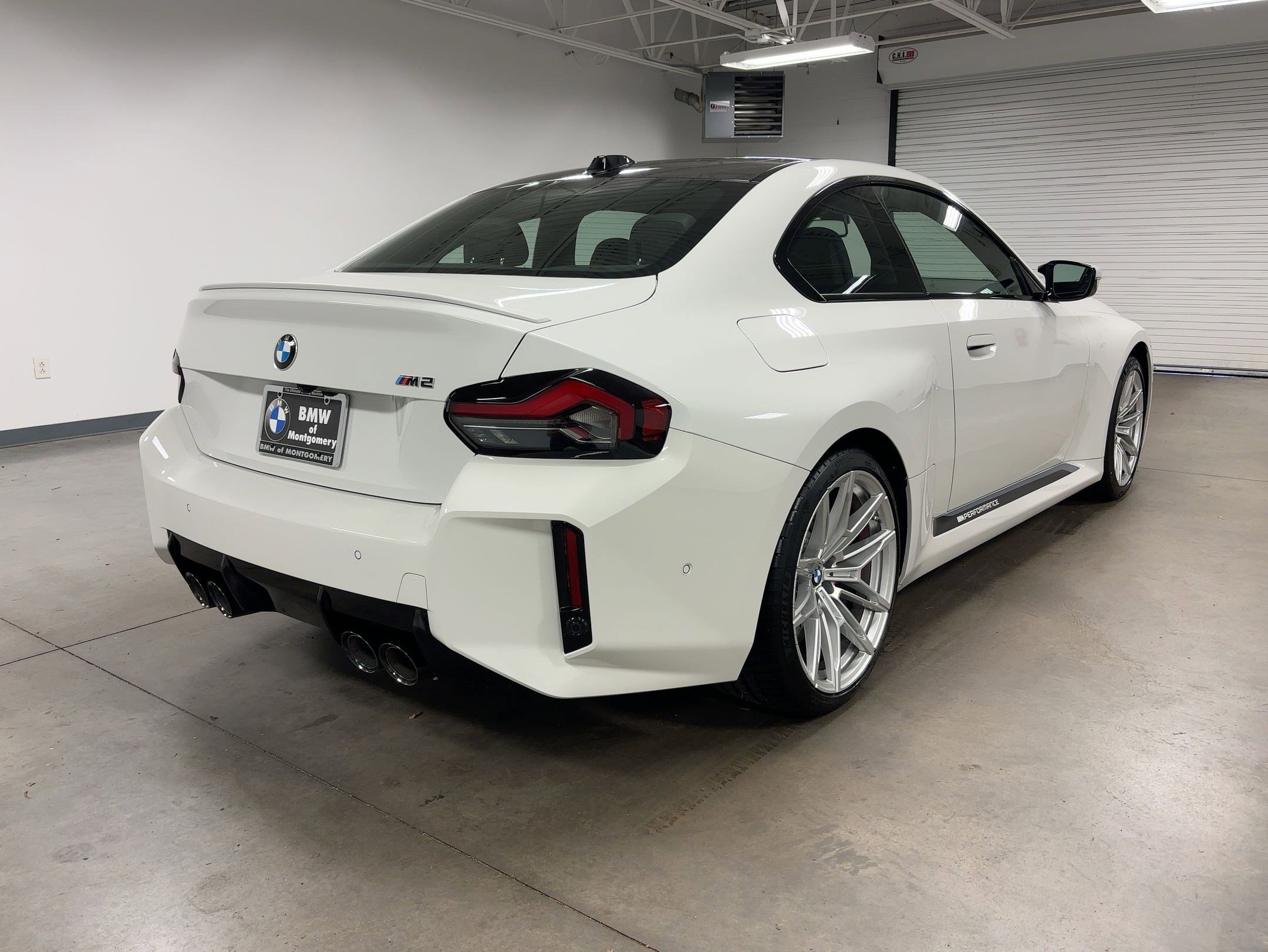 Used 2025 BMW M2 w/ Lighting Package image 8