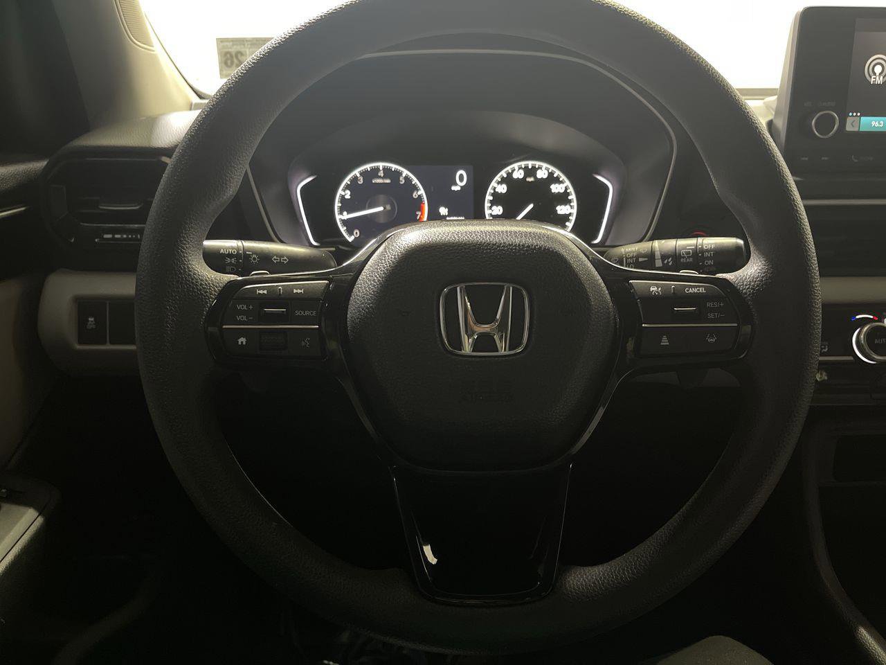 Used 2023 Honda Pilot LX image 14