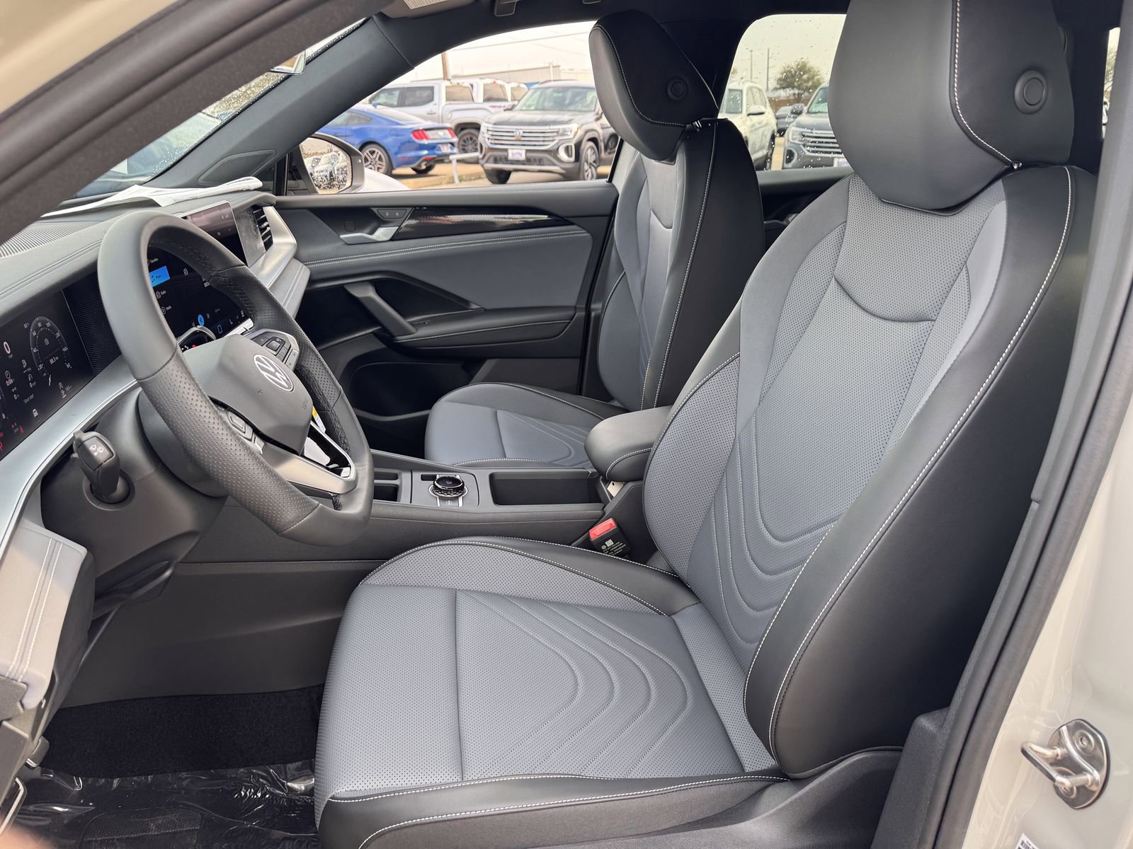 New 2026 Volkswagen Tiguan SE R-Line image 23