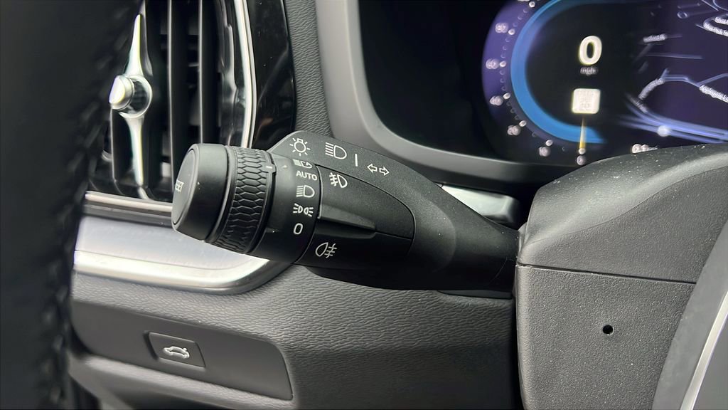 Used 2024 Volvo S60 B5 Core image 31