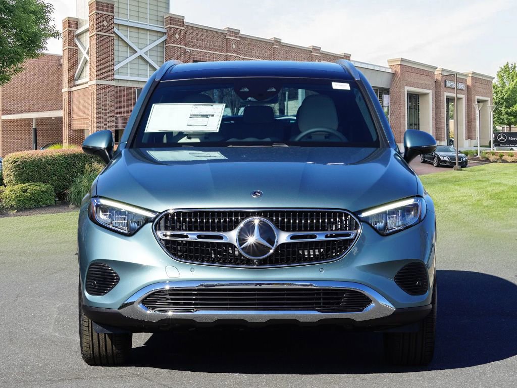Used 2026 Mercedes-Benz GLC 300 4MATIC image 2