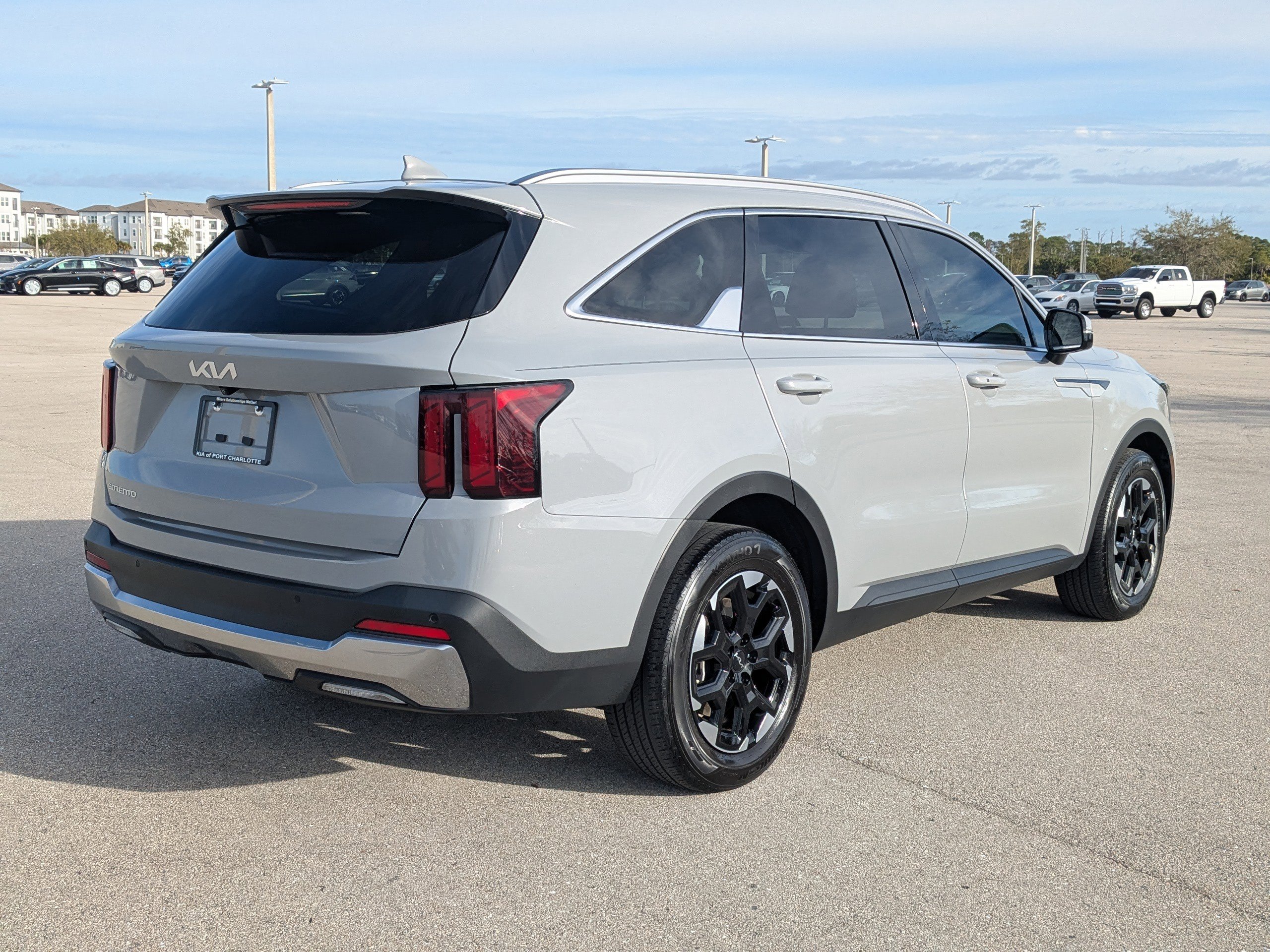 Certified 2024 Kia Sorento S w/ Panoramic Sunroof Package image 4