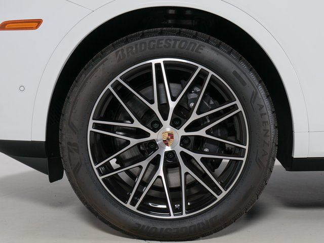 Certified 2026 Porsche Cayenne AWD/4WD image 31