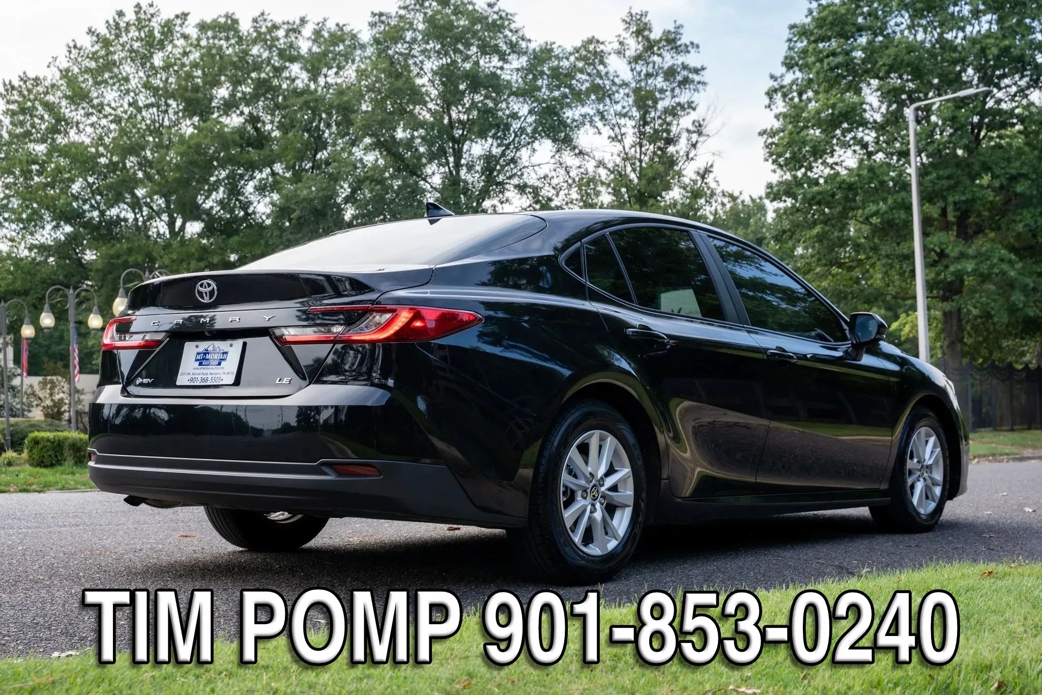 Used 2025 Toyota Camry LE w/ Convenience Package FWD image 5
