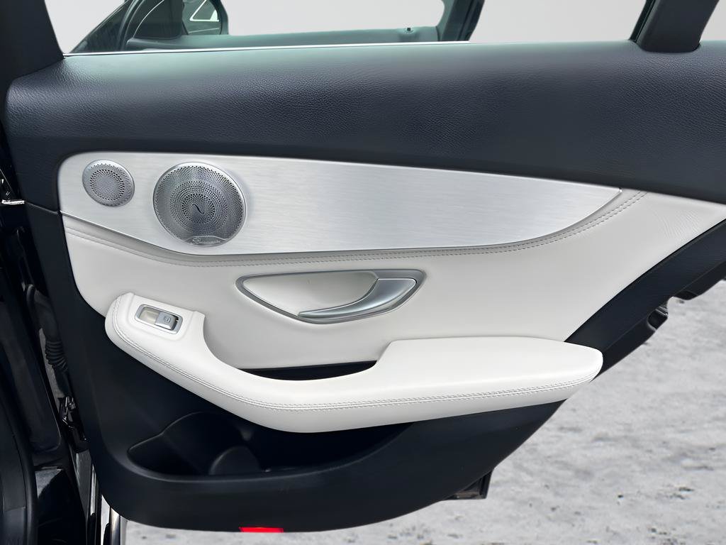 Used 2015 Mercedes-Benz C 300 4MATIC Sedan image 27