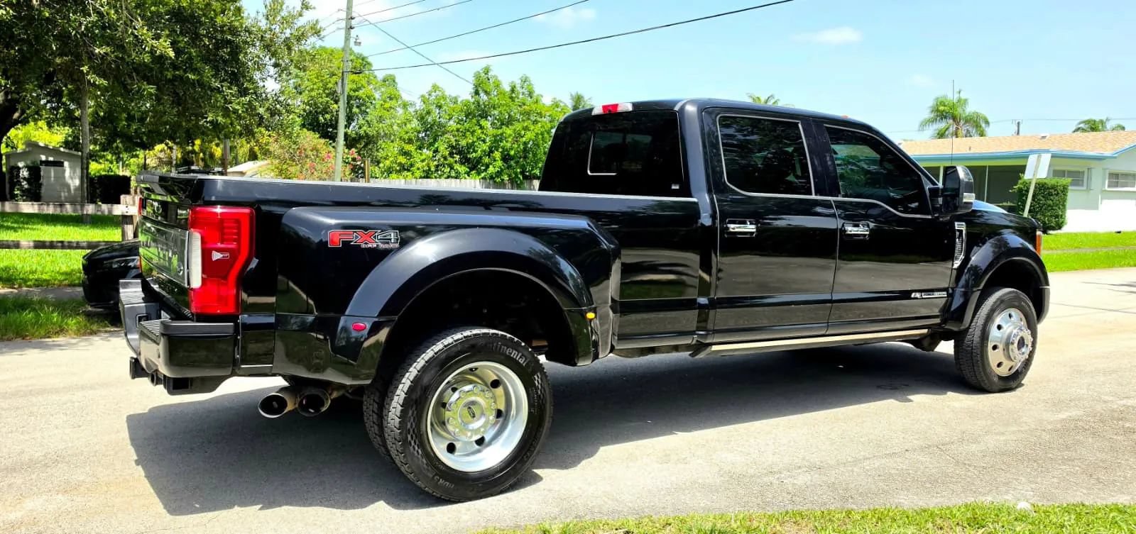 Used 2017 Ford F450 Platinum w/ Platinum Ultimate Package AWD/4WD image 12