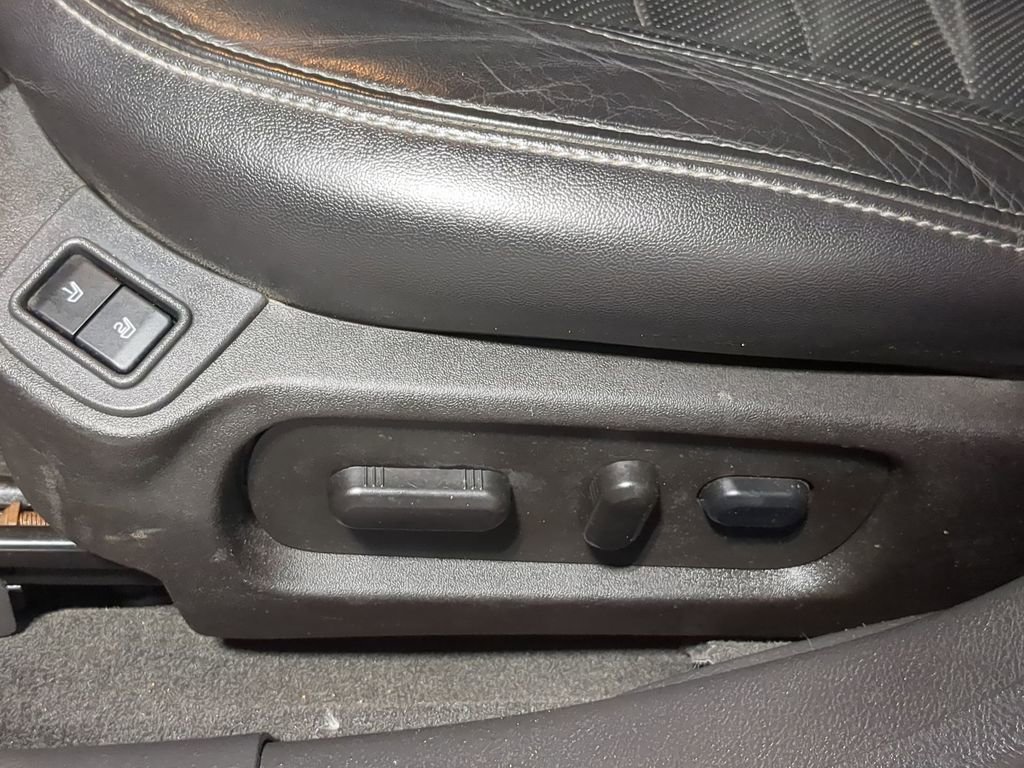 Used 2018 Ford Taurus SHO image 30