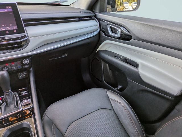 Used 2023 Jeep Compass Limited image 19